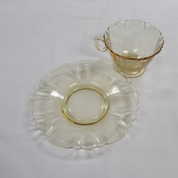 Heisey Elegant Glass Sahara Yellow EMPRESS Blank 1401 Cup and Saucer - Picture 4 of 4